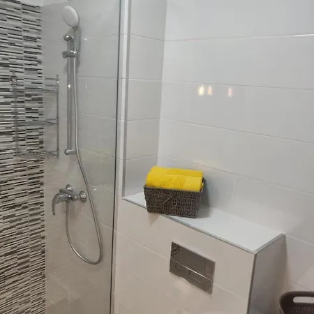 Jolie Suites *